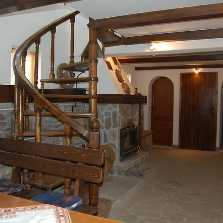 Penevi Pensionat Trjavna