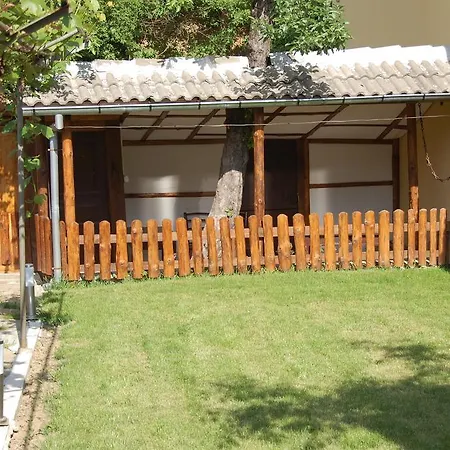Penevi Pensionat Trjavna